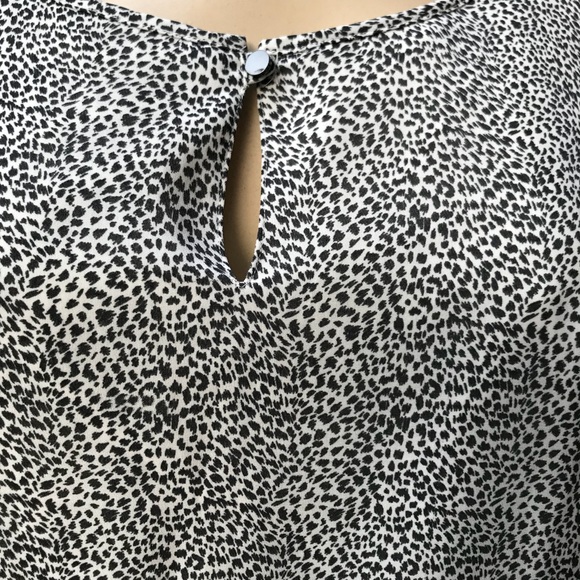Banana Republic Women’s blouse size 6 animal print - Picture 4 of 8